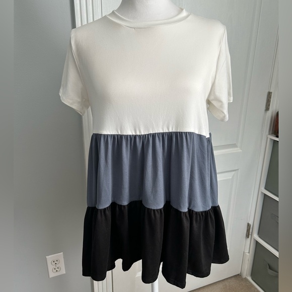 You & Me | White, Blue, and Navy Tiered Short Sleeve Peplum Top | Size Small - Picture 1 of 10